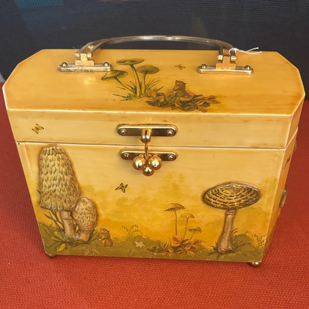 Vintage Annie Laurie Raised Mushroom Wooden Handbag